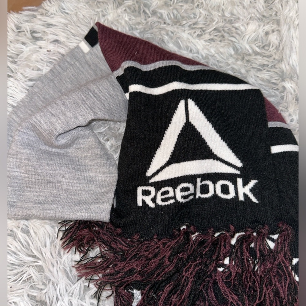 Reebok Scarf 🧣